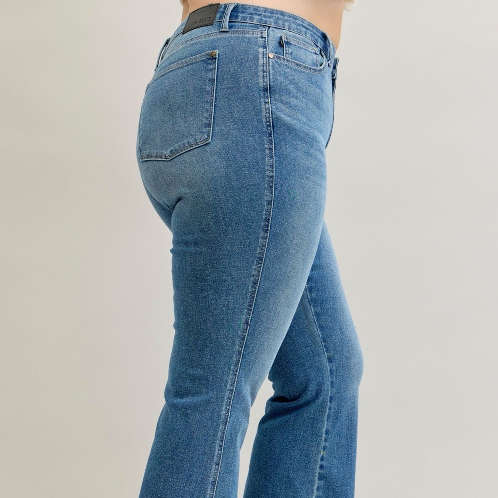 NEW Judy Blue Full Size Mid Rise Slim Bootcut Tummy Control Release Hem Jeans - Picture 12 of 15